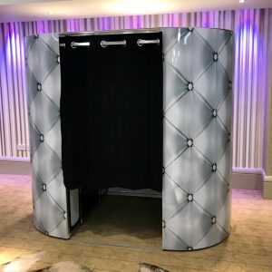 The Curved Photo Booth